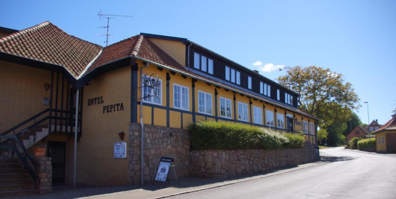 Hotel Pepita Allinge-Sandvig Extérieur photo